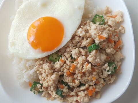 超簡単♪辛くないお手軽ガパオライス風☺︎